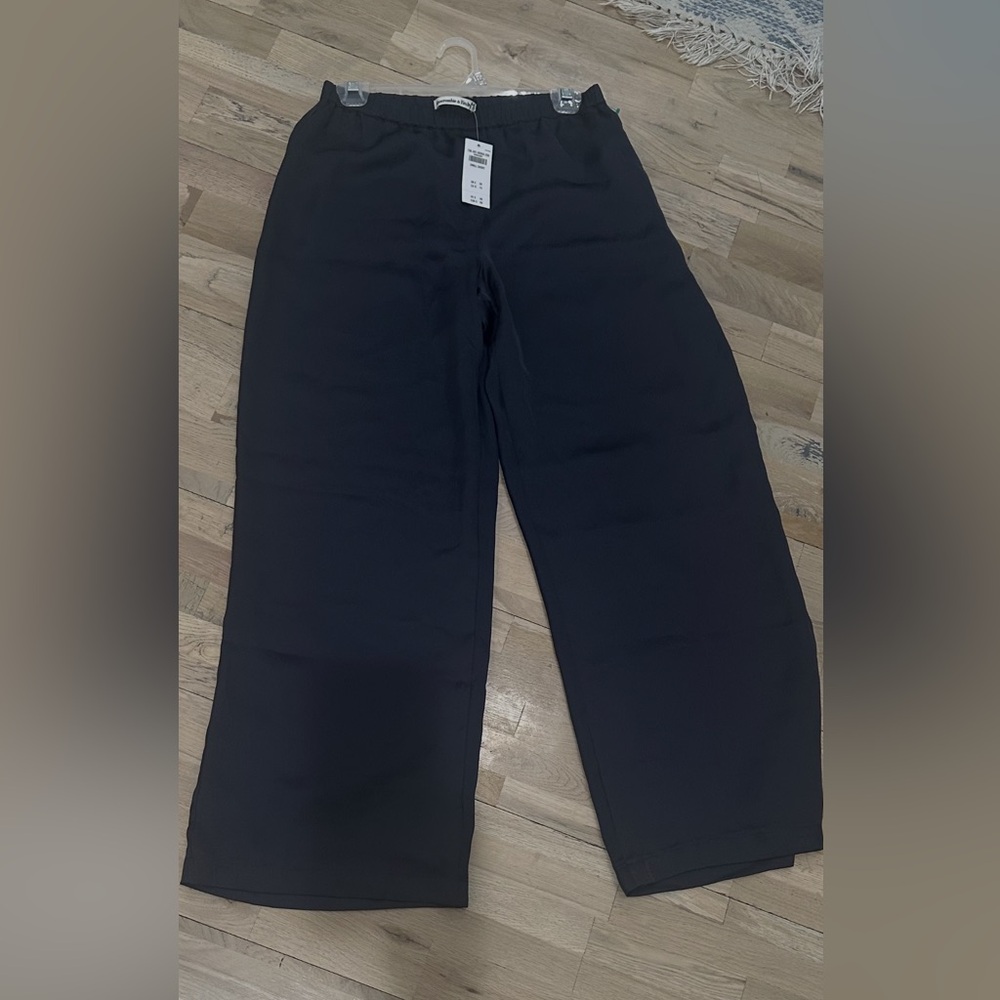 NWT Abercrombie & fish satin Pants